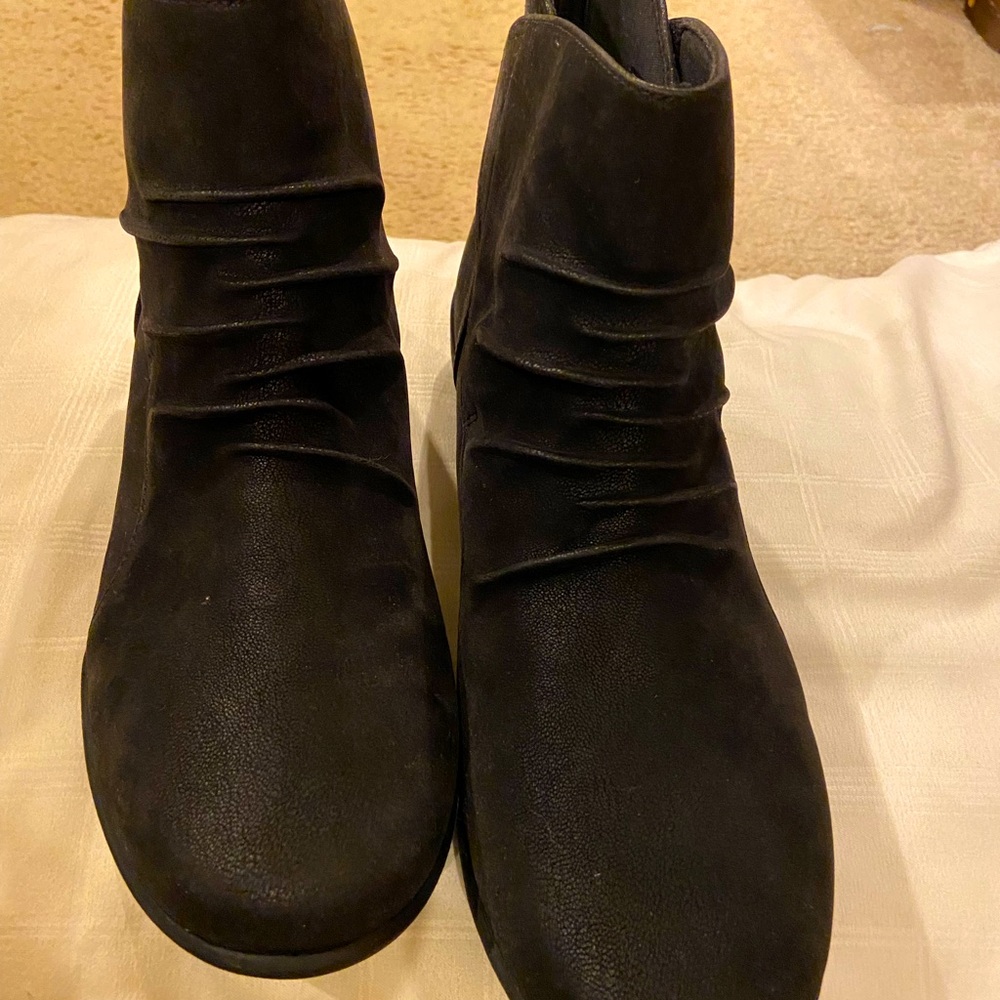Brand new Clark’s Cloudstepper Ankle Boots size 12